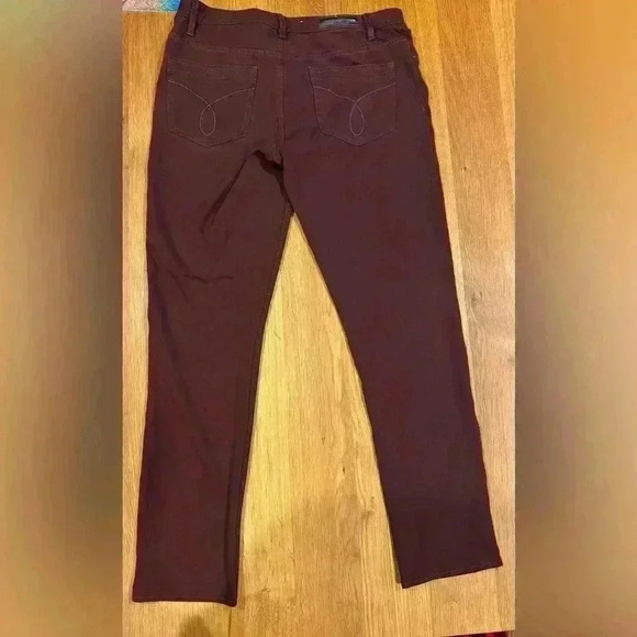 Calvin Klein legging like burgundy pants with pockets - Size 12 - Picture 2 of 5